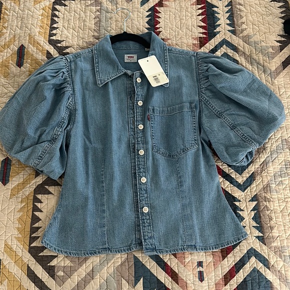 Levi's Tops - Levi’s puff sleeve blouse